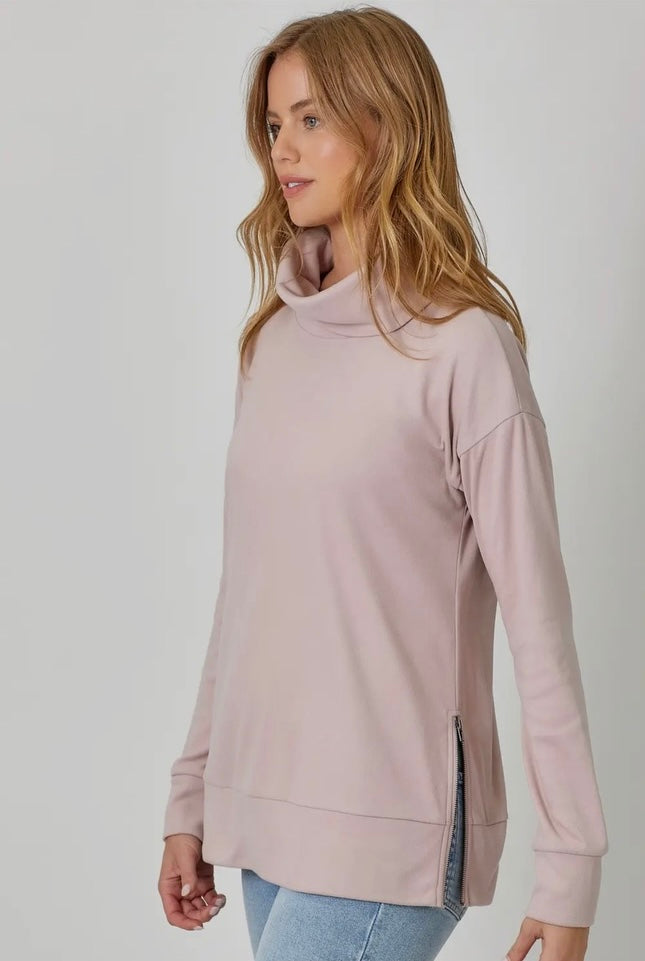 Brushed Knit Loose Turtleneck Sweatshirt